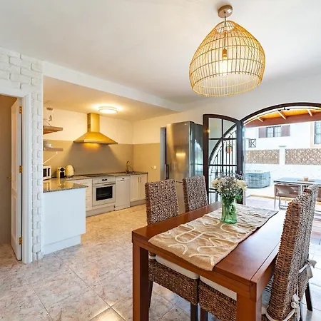 Wonderful With Seaview And Jacuzzi * Puerto de las Nieves